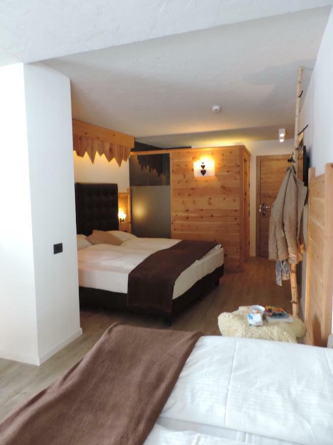 טזרו Hotel Scoiattolo מראה חיצוני תמונה