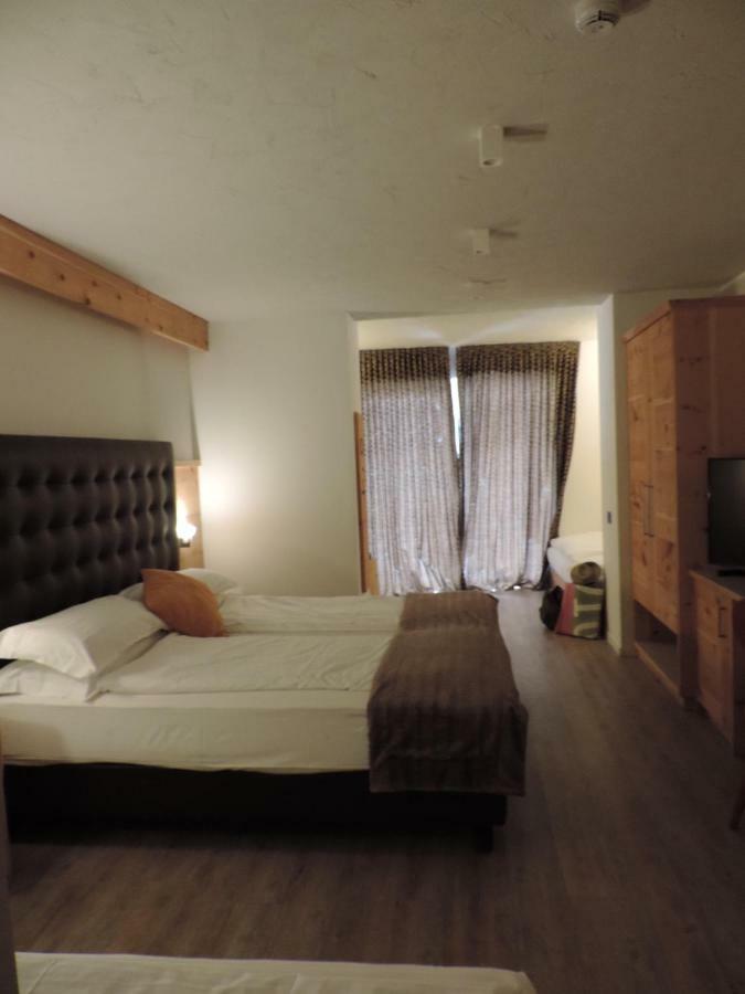 טזרו Hotel Scoiattolo מראה חיצוני תמונה