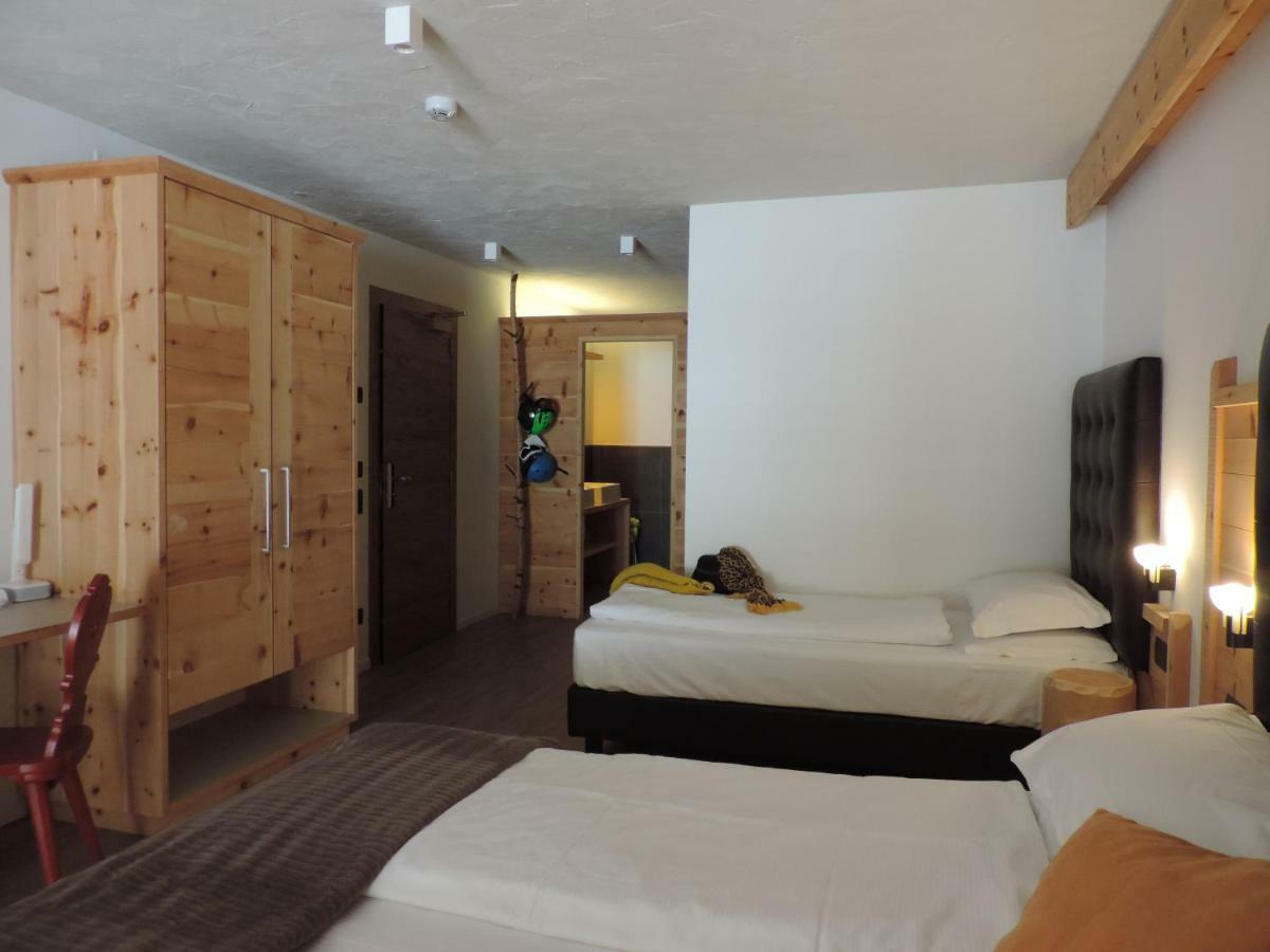 טזרו Hotel Scoiattolo מראה חיצוני תמונה